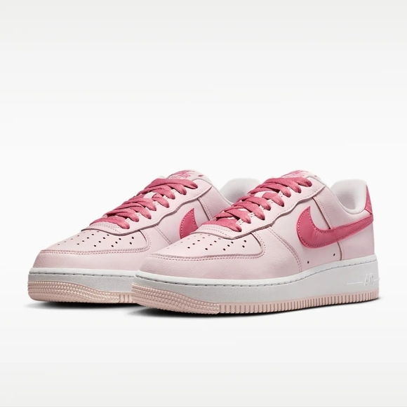 Women's Nike Air Force 1 07 Pink Valentine's Day Custom Sneakers With Crystals - Picture 4 of 6